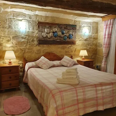 B&s Renovated 18 Century House Of Character Ghaxaq, Malta Hal Ghaxiak